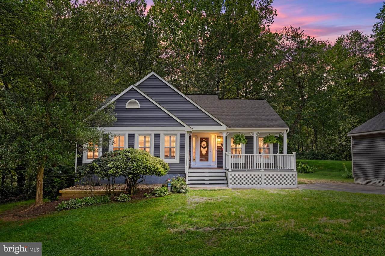 6 Hay Barn Road - Photo 1