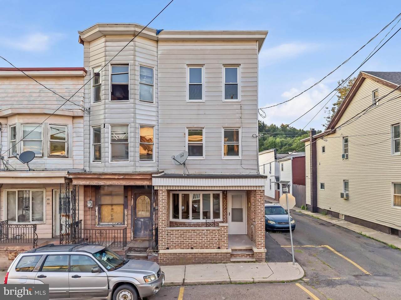 401 Pine Street - Photo 1