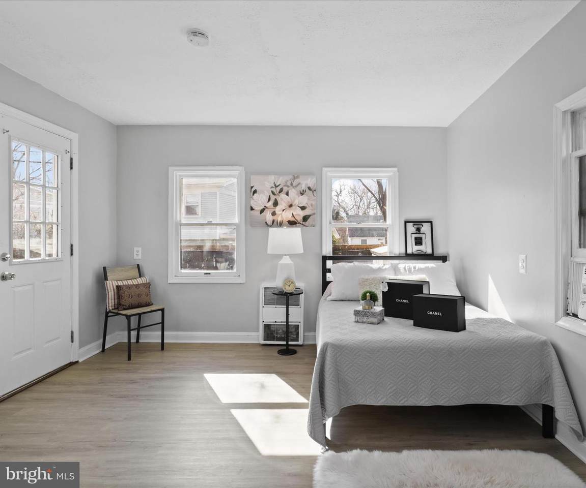 2608 Arlington Boulevard - Photo 1