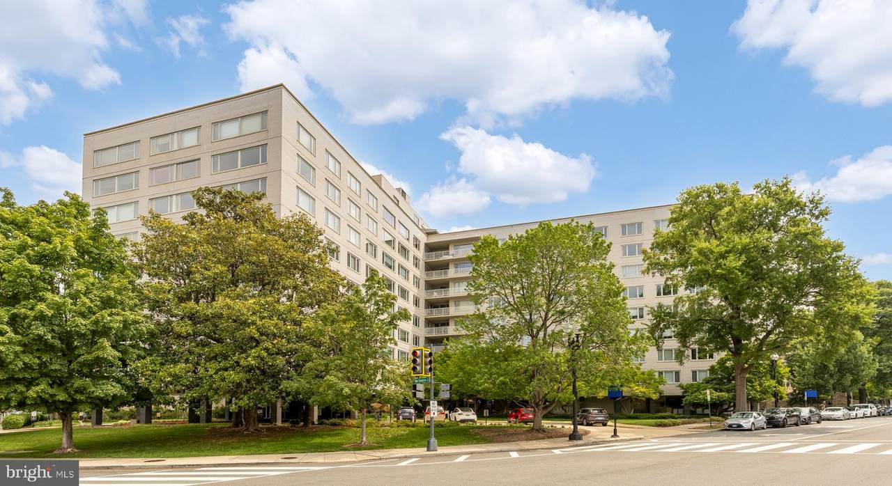 2475 Virginia Avenue - Photo 1