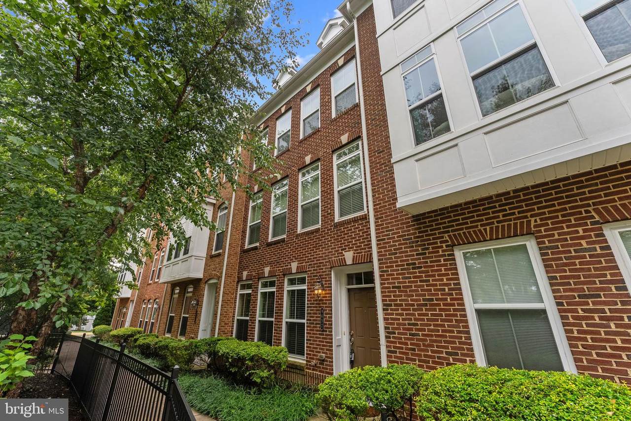 9652 Pullman Place - Photo 1