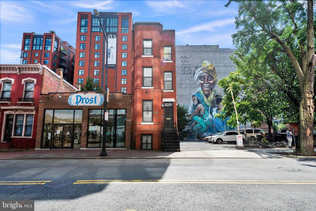 915 5TH Street - Photo 1