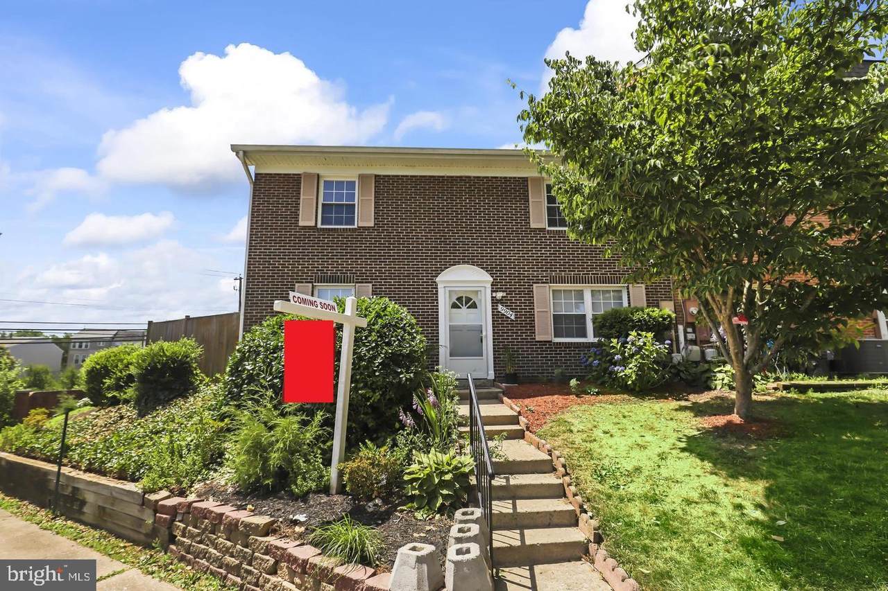 9904 Hagel Circle - Photo 1