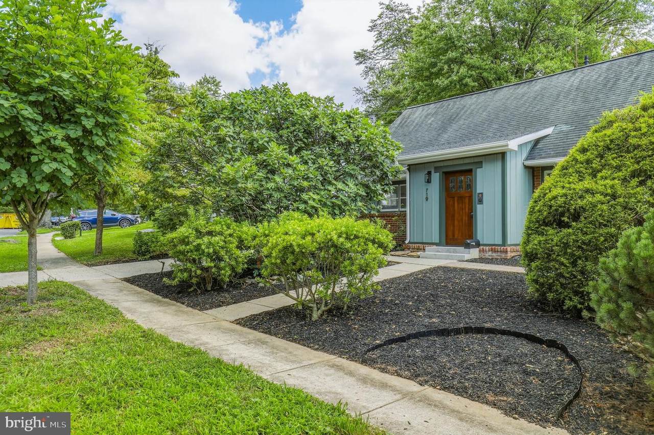 710 Dryden Street - Photo 1