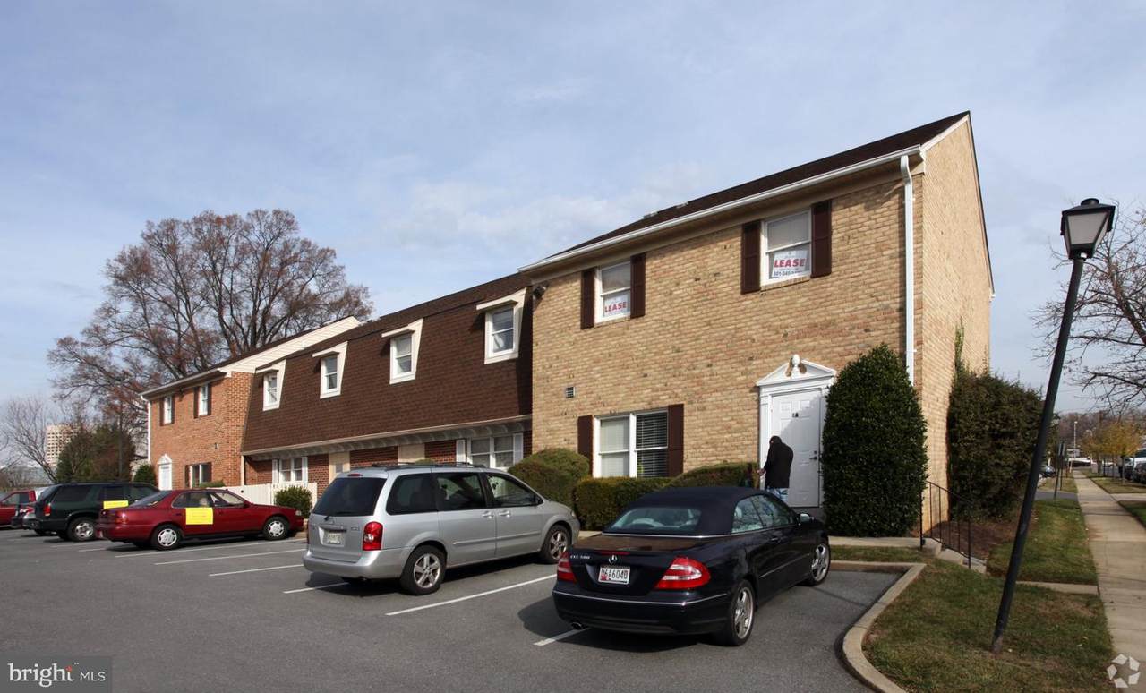 751 Rockville Pike - Photo 1