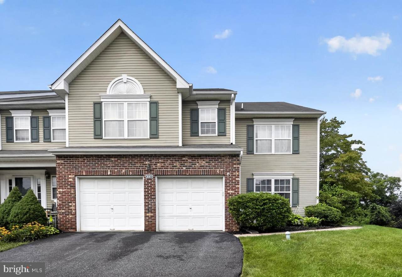 227 Stewart Court - Photo 1