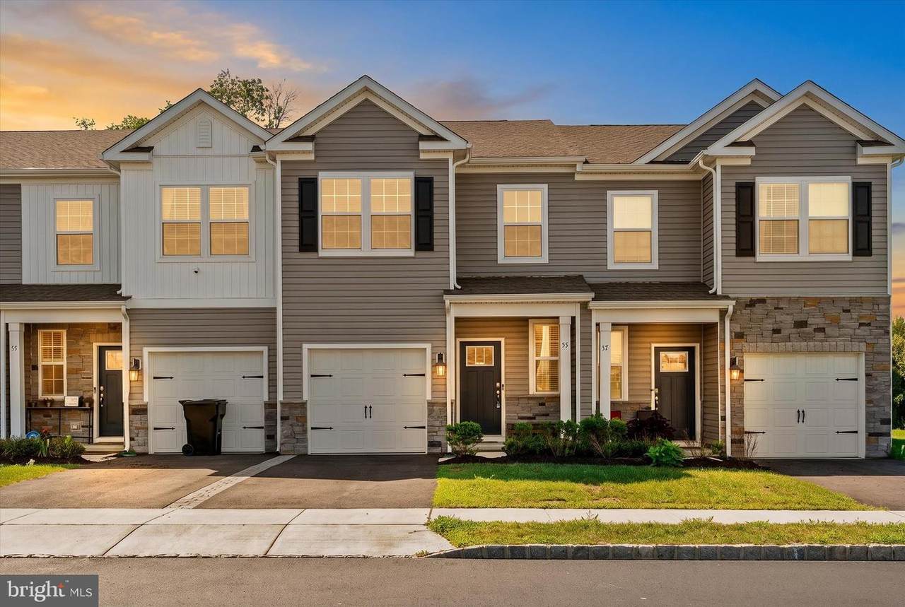 35 Alexander Way - Photo 1