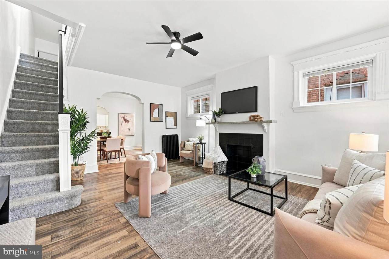 5018 10TH Street - Photo 1
