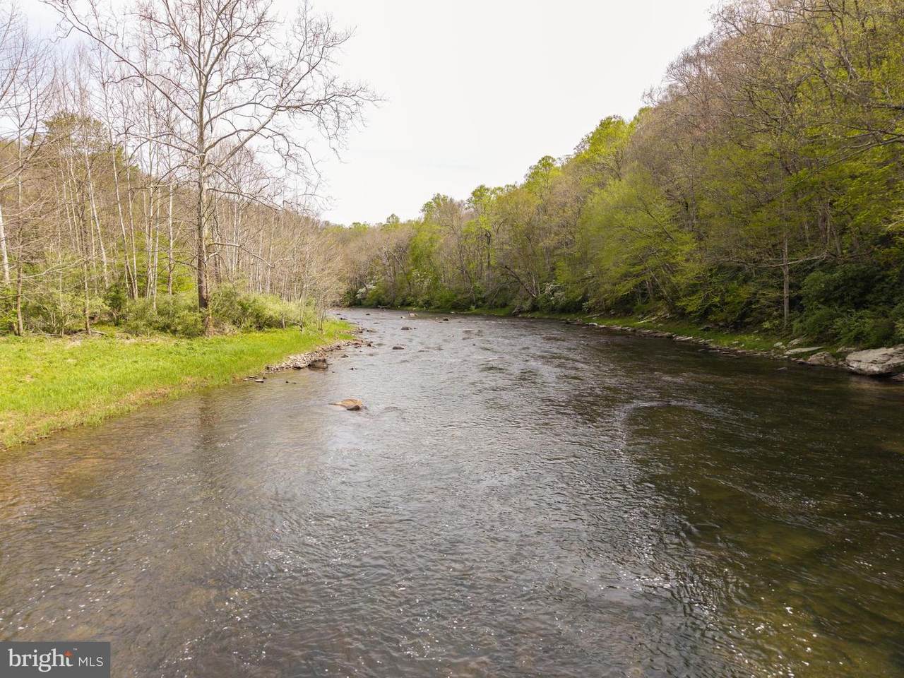 https://bt-photos.global.ssl.fastly.net/brightmls/1280_boomver_1_805235365838-2.jpg