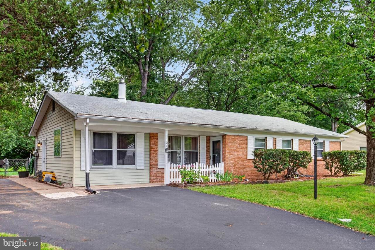 306 Tompkins Lane - Photo 1