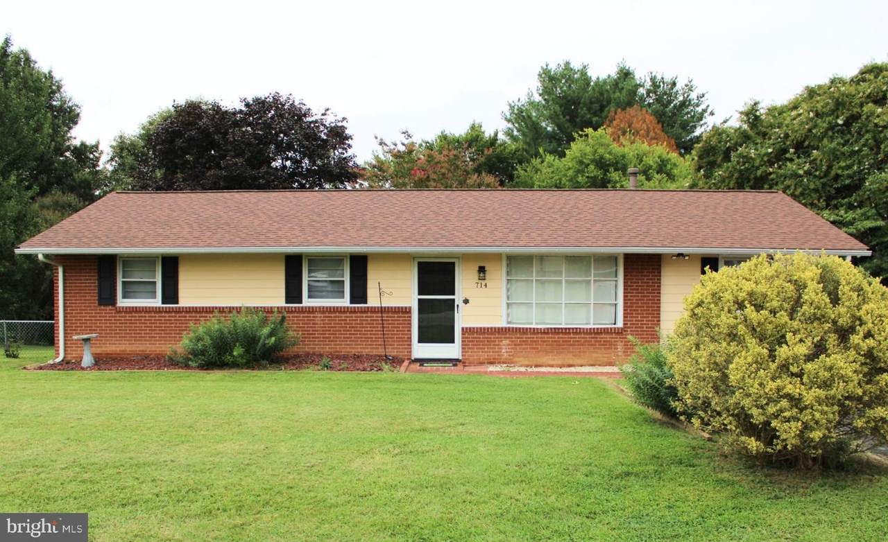 714 Culpeper Street - Photo 1