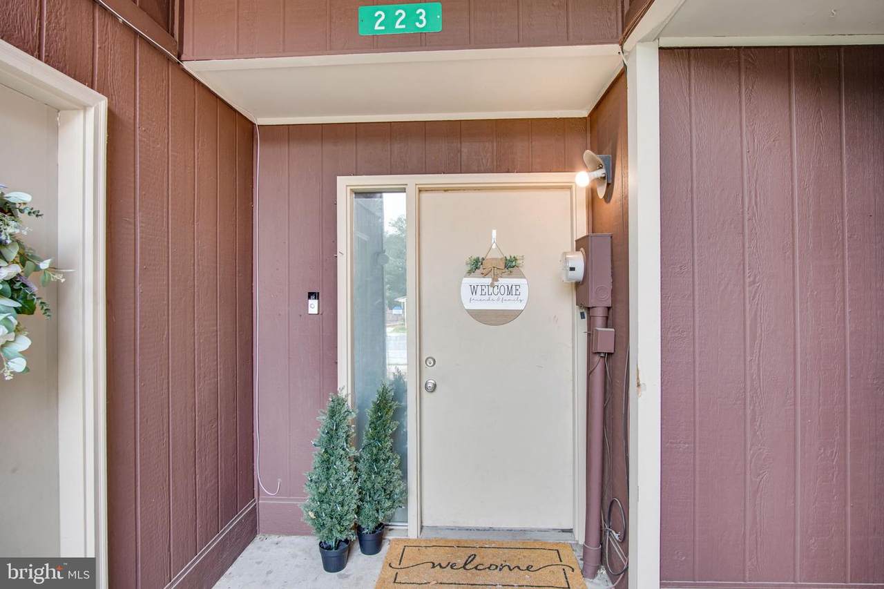 223 Lee Court - Photo 1