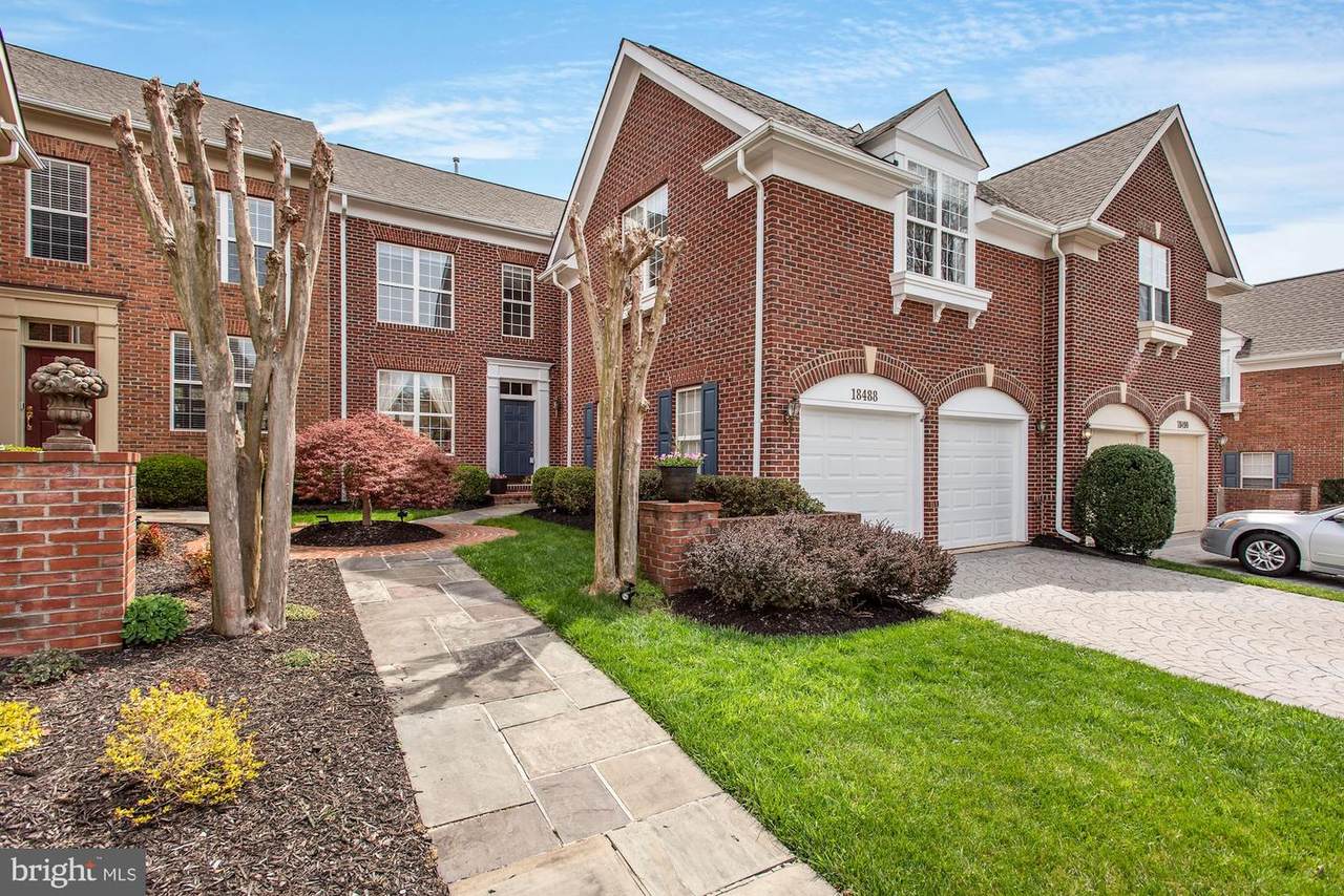 18488 Lanier Island Square - Photo 1