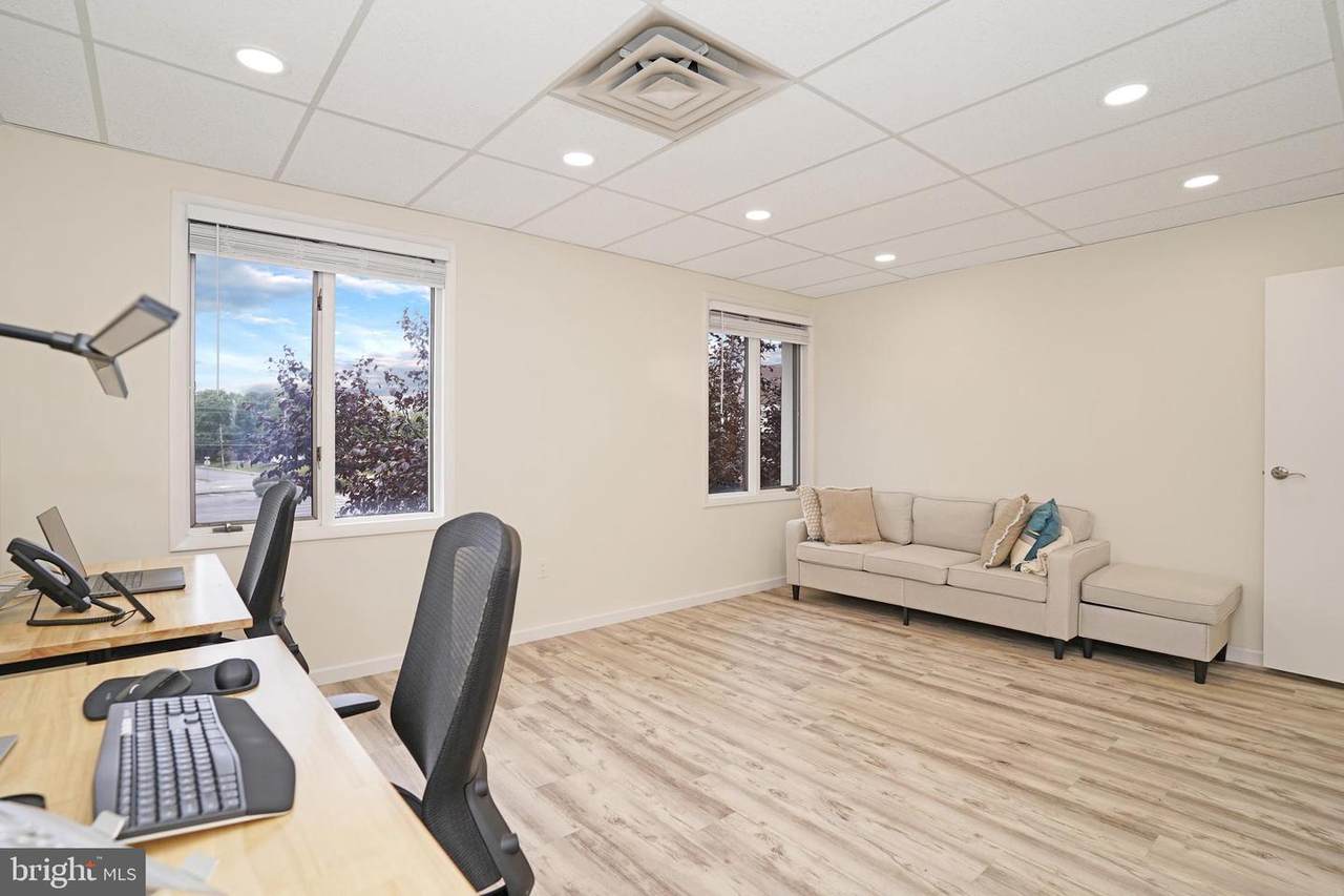 https://bt-photos.global.ssl.fastly.net/brightmls/1280_boomver_1_805239068884-2.jpg