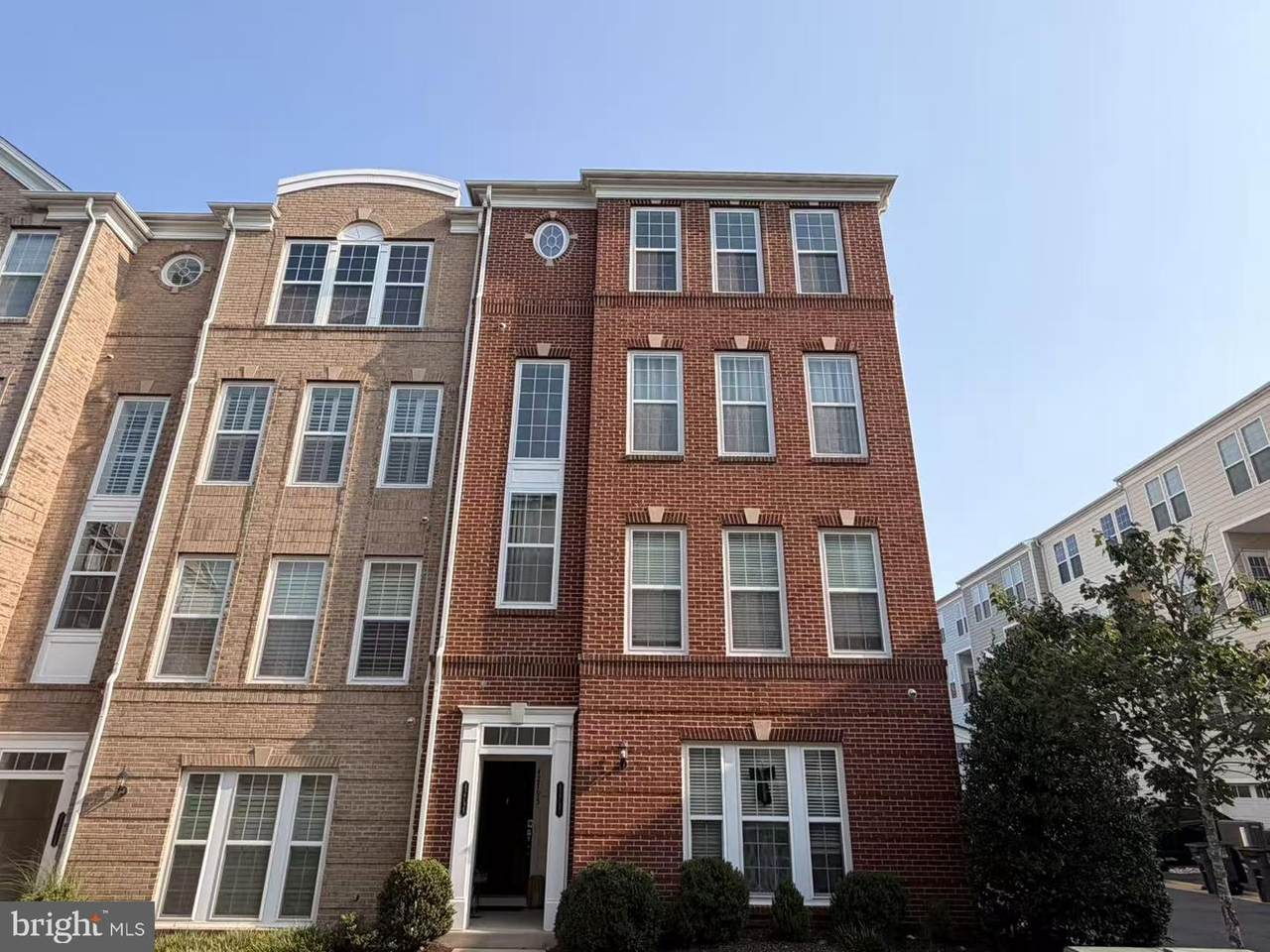 42797 Burrell Square - Photo 1