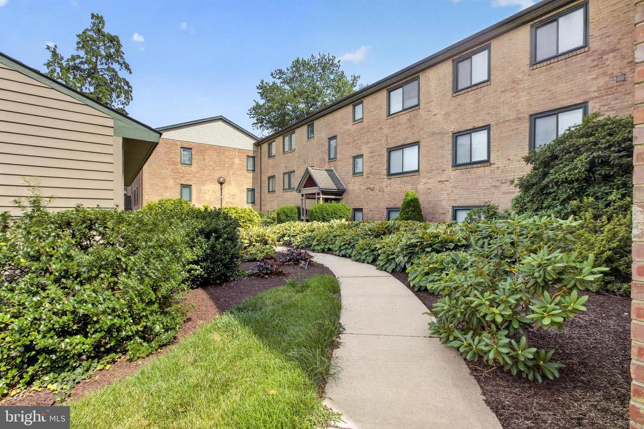 4702 Center Terrace - Photo 1
