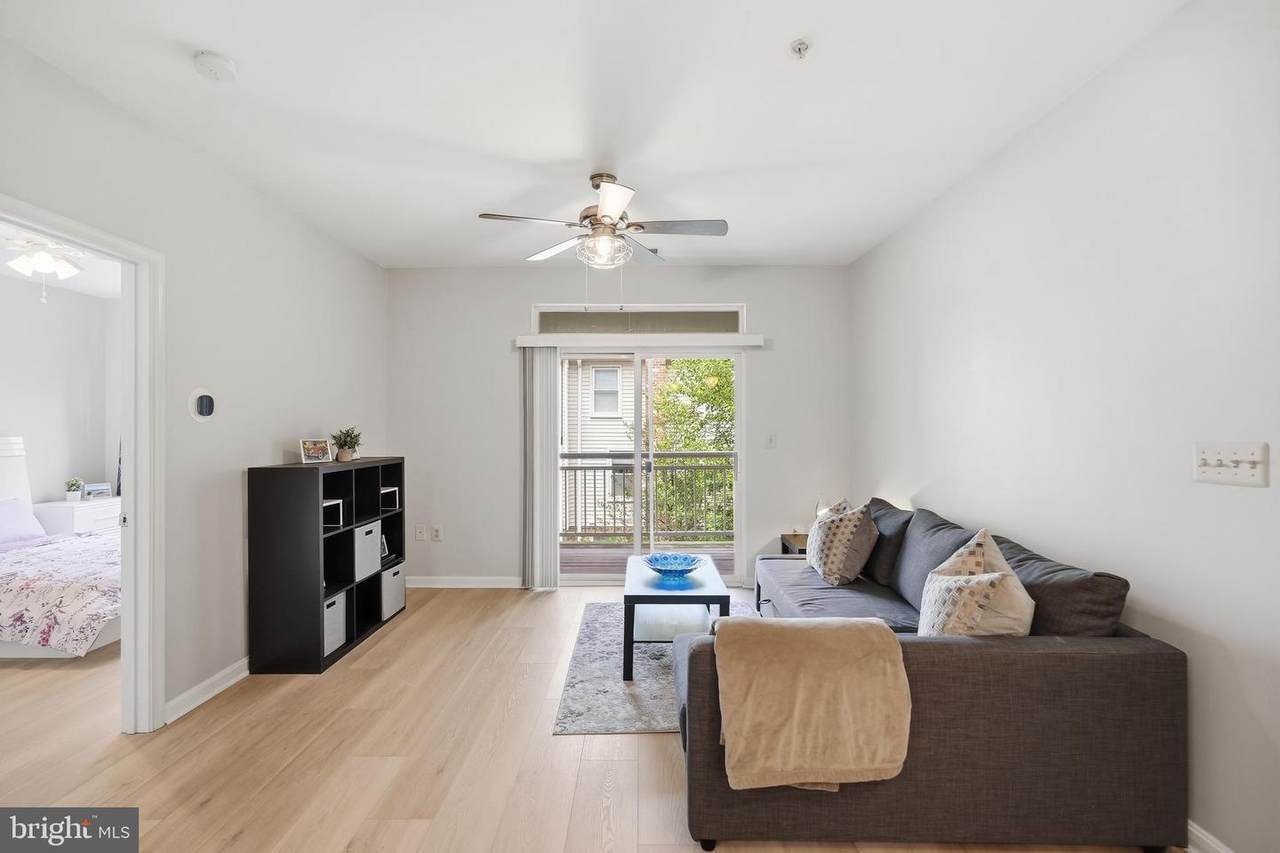 801 Greenbrier Street - Photo 1