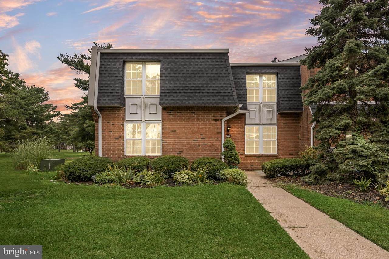 2068 Harbour Drive - Photo 1