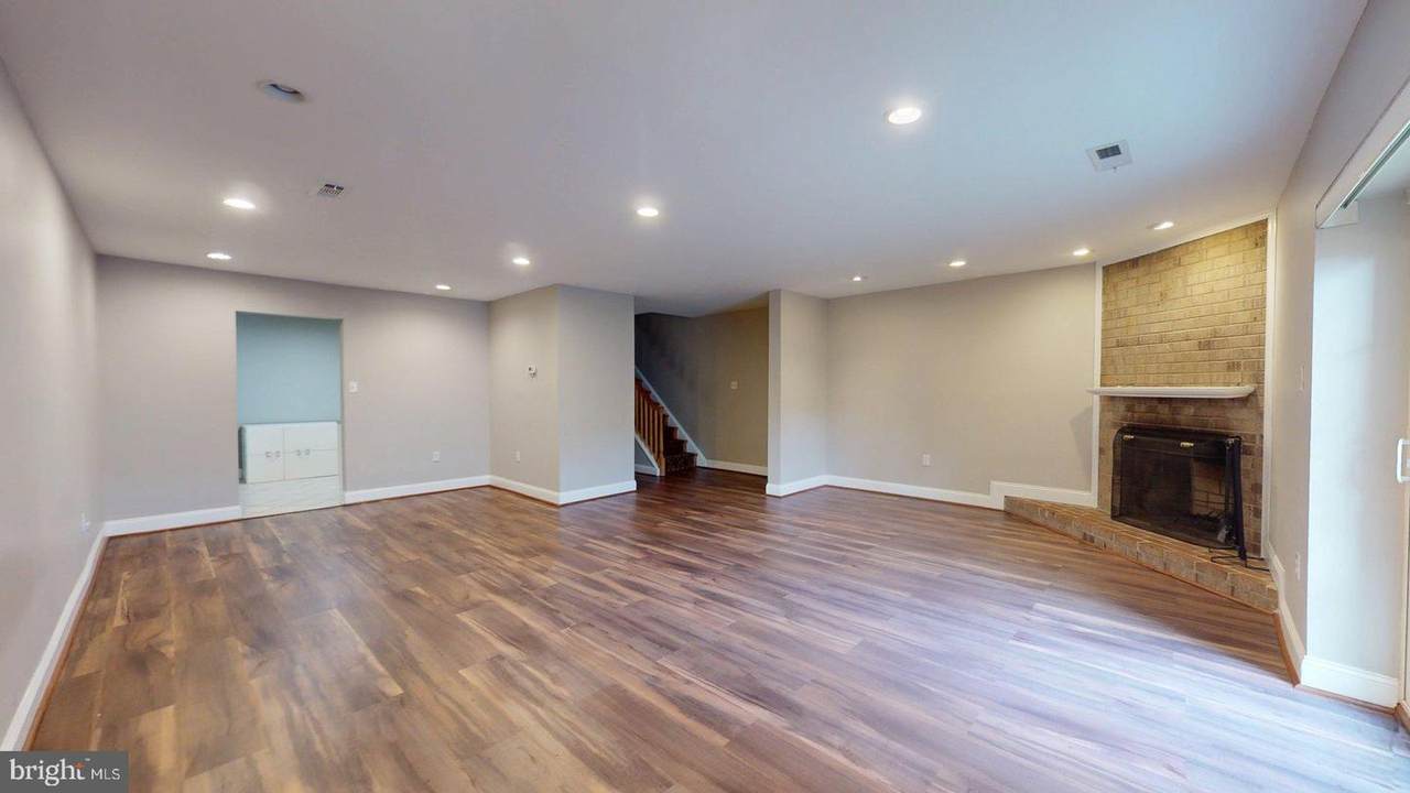 951 Rolfe Street - Photo 1
