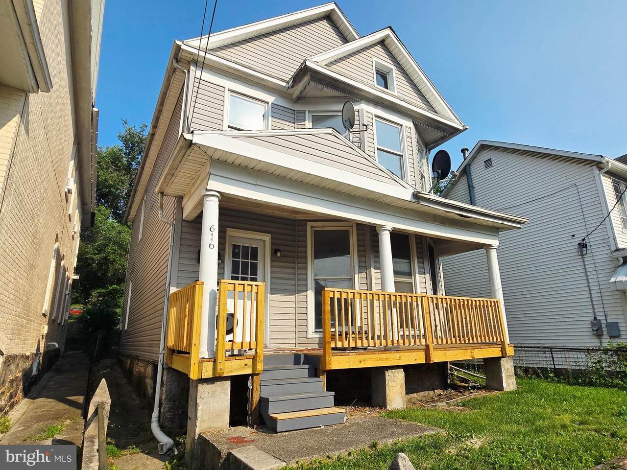 616 Elm Street - Photo 1