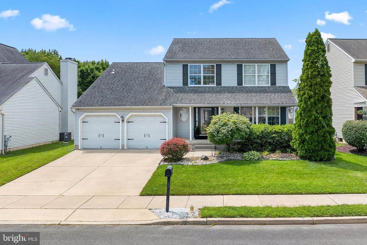 33 Salisbury Way - Photo 1