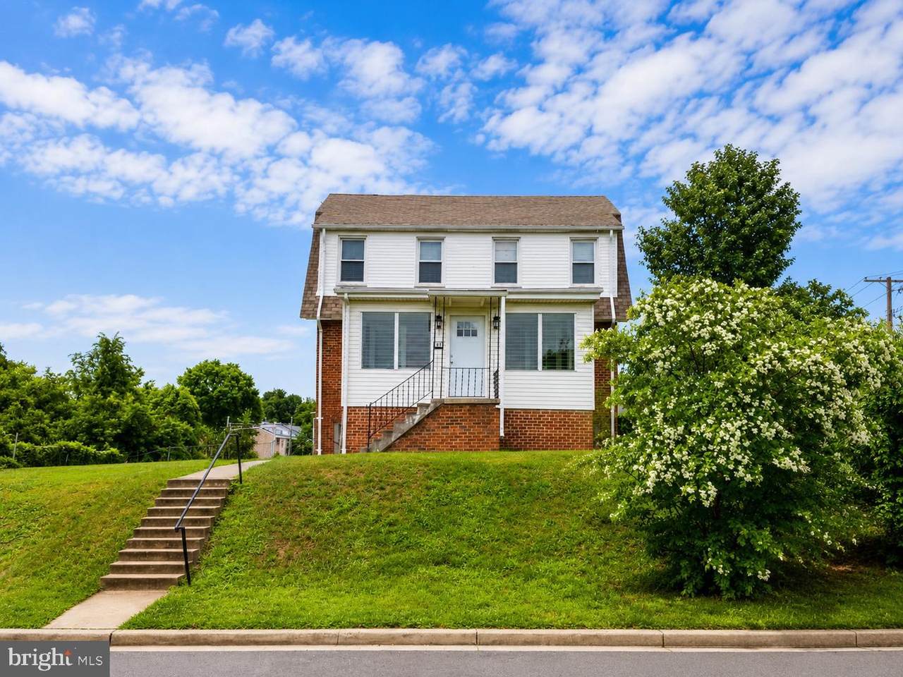 2851 Robinson Place - Photo 1