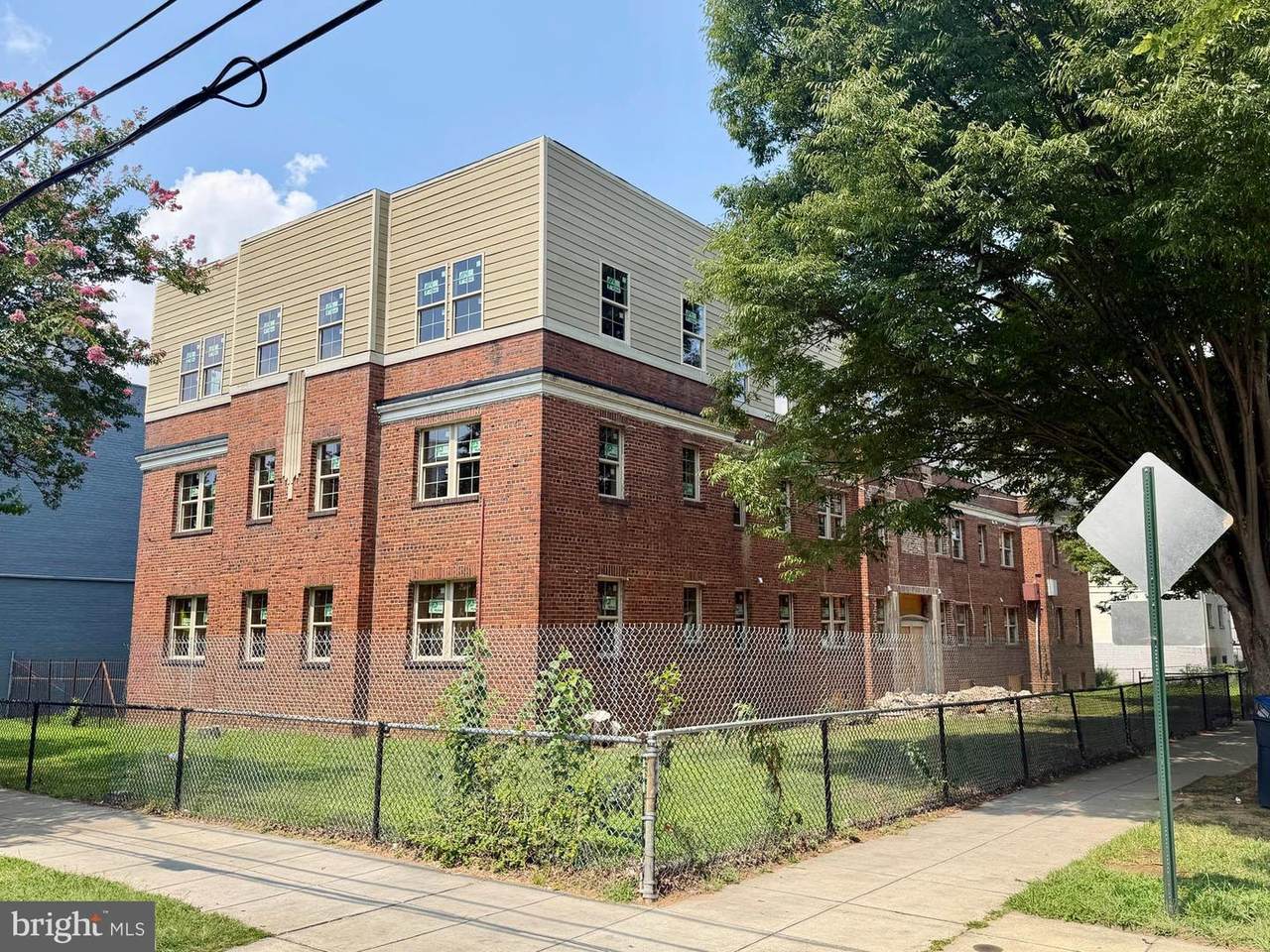 1525 19TH Street - Photo 1