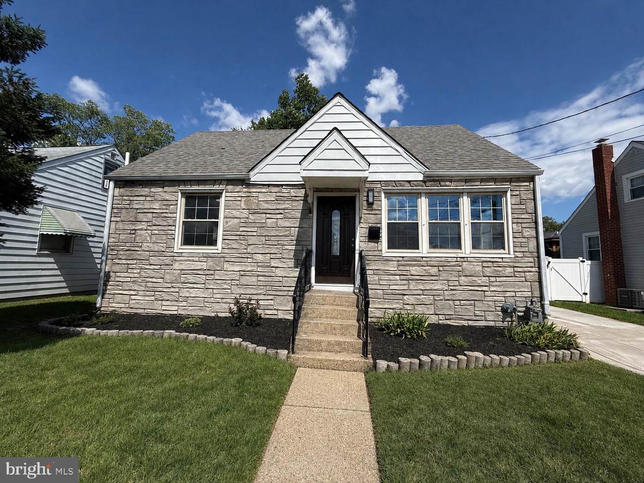 1004 Highland Avenue - Photo 1