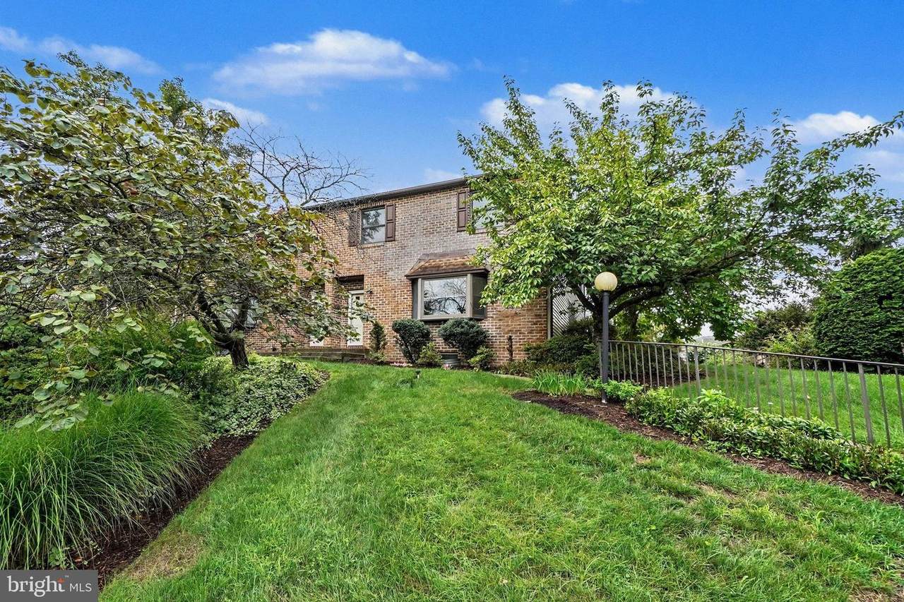 3833 Sarayo Circle - Photo 1