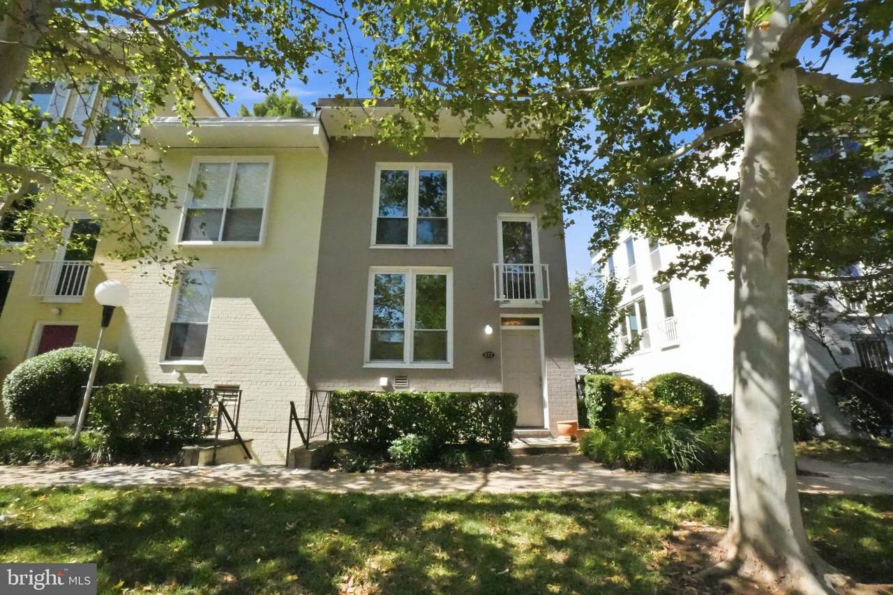 277 G Street - Photo 1