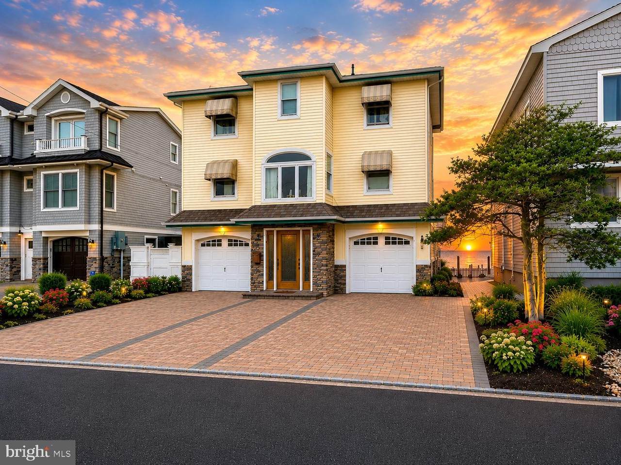 2011 Sunset Avenue - Photo 1