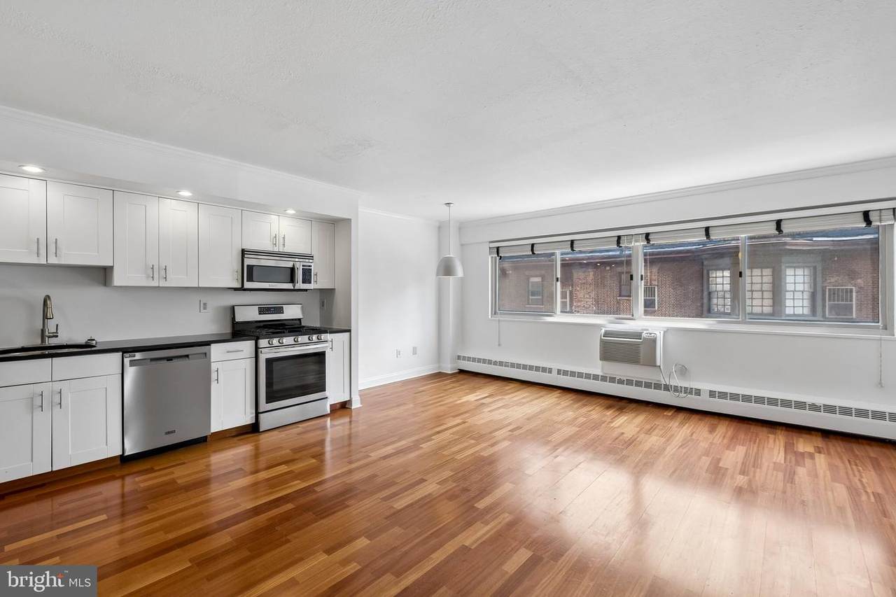 2101 Chestnut Street - Photo 1