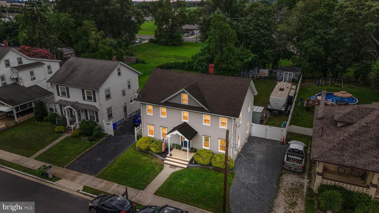 317 Broad Street - Photo 1
