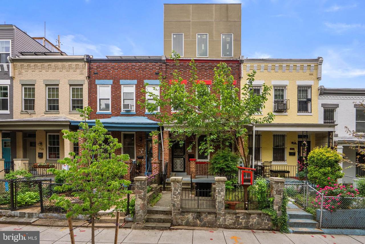 760 Lamont Street - Photo 1