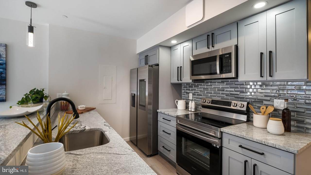 1825 Callowhill Street - Photo 1