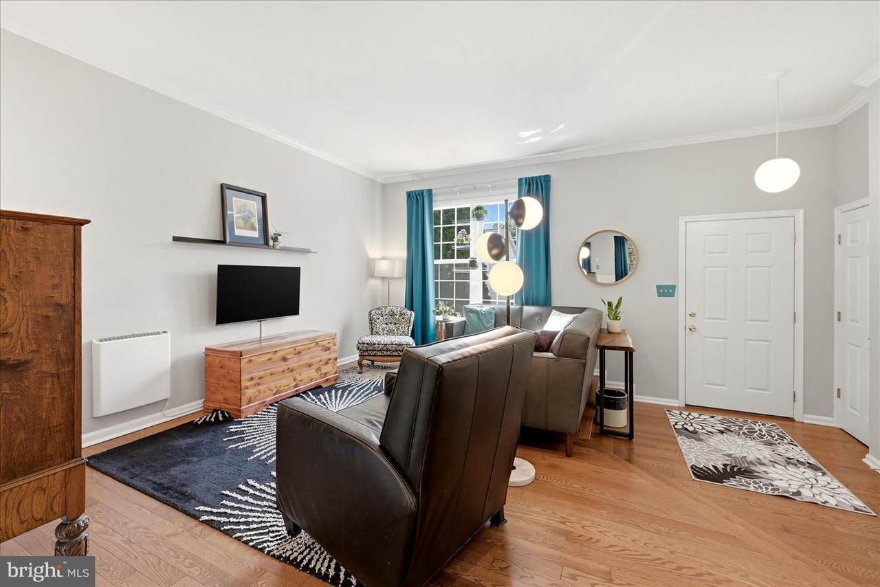 https://bt-photos.global.ssl.fastly.net/brightmls/1280_boomver_1_805262985238-2.jpg