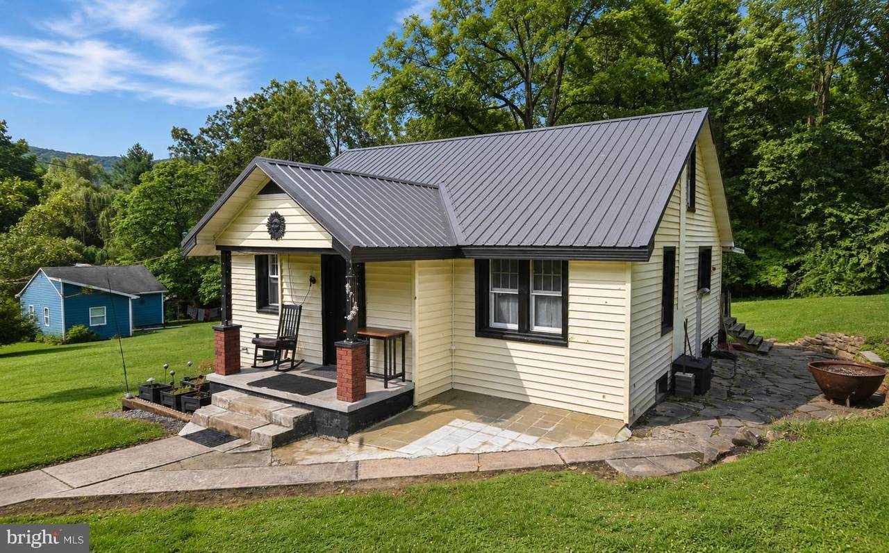 16 Virginia Avenue - Photo 1
