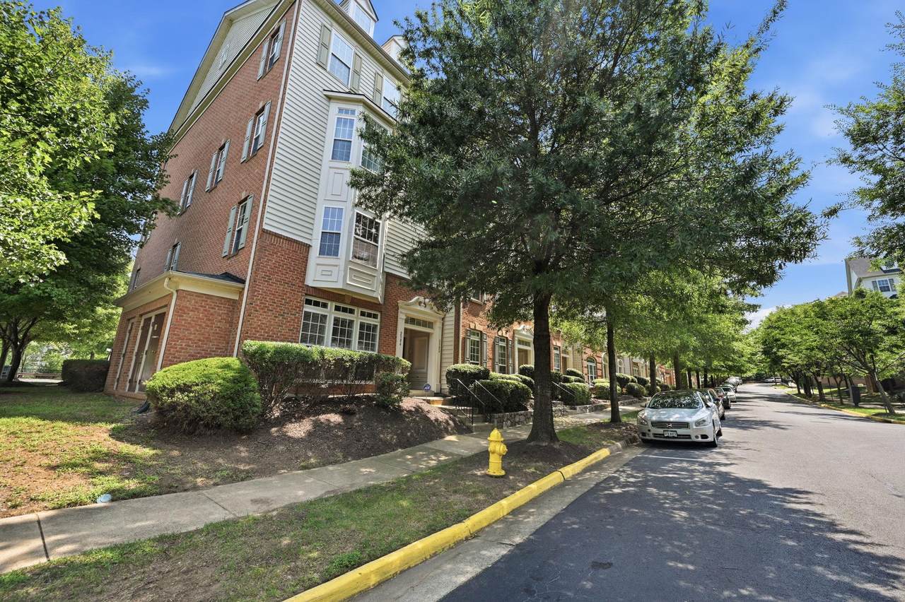 https://bt-photos.global.ssl.fastly.net/brightmls/1280_boomver_1_805263925636-2.jpg