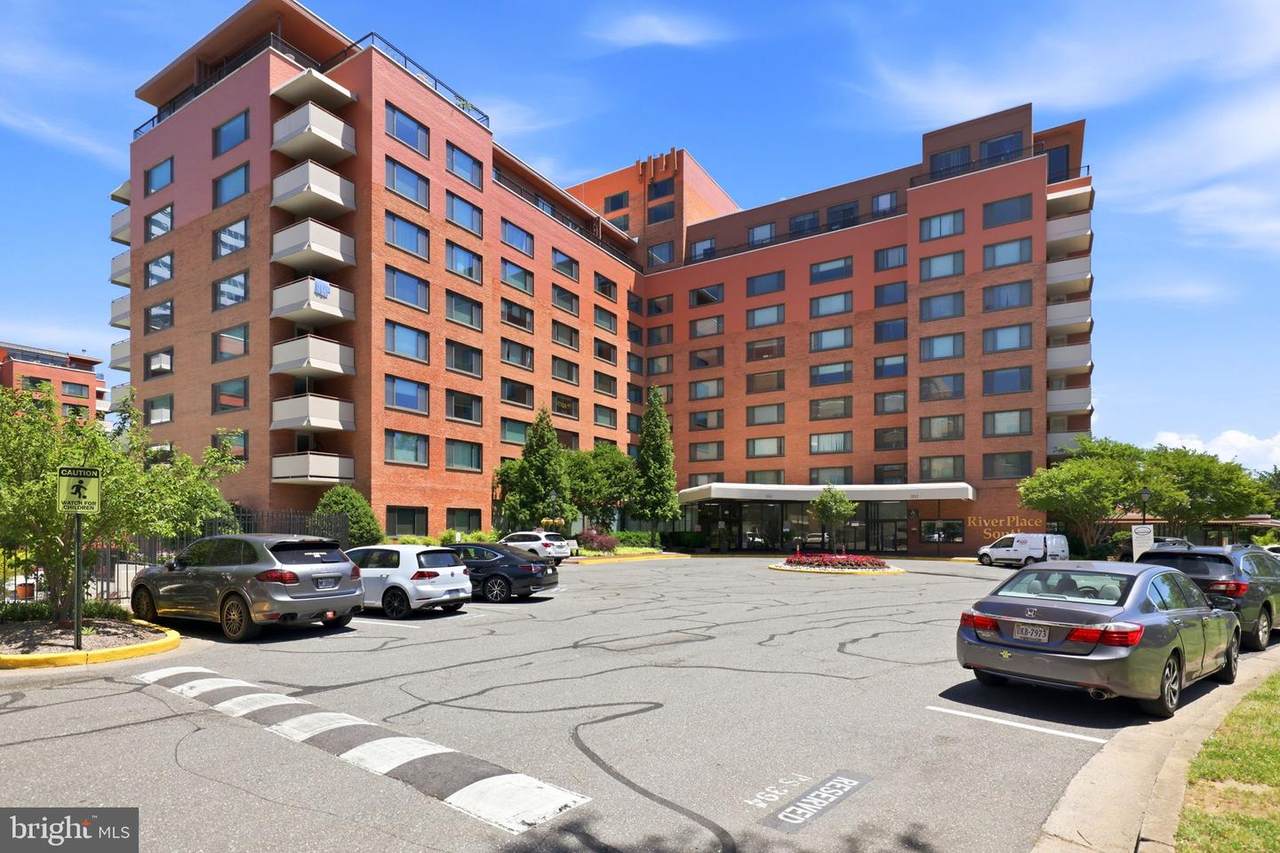 1011 Arlington Boulevard - Photo 1