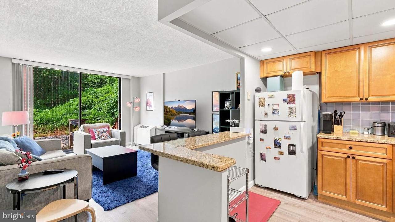 801 Yale Avenue - Photo 1