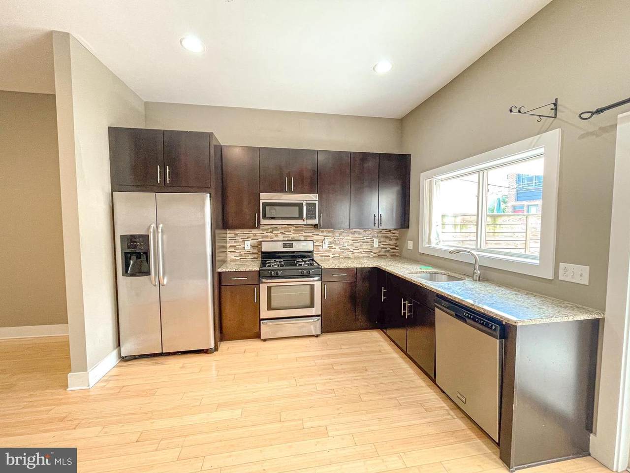 1020 5TH Street - Photo 1