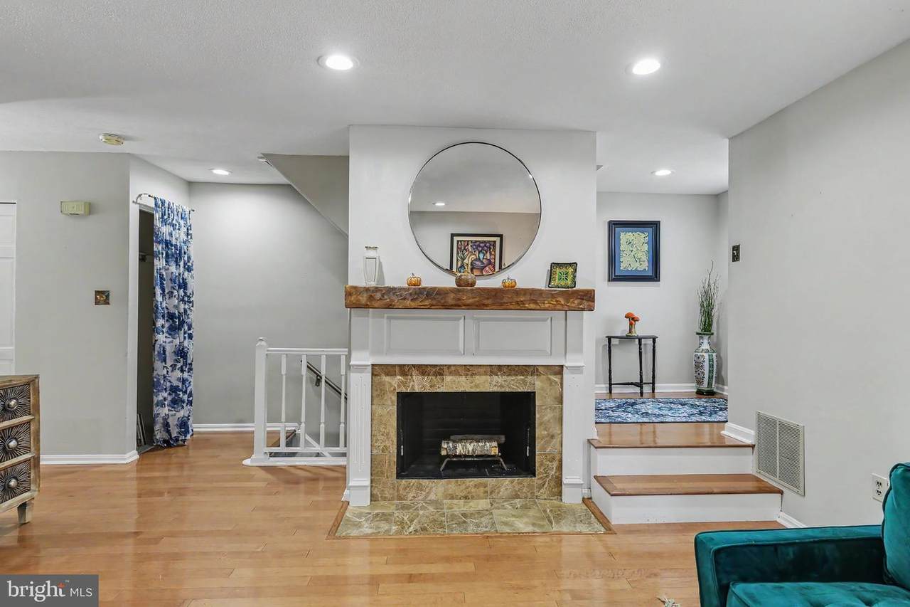 https://bt-photos.global.ssl.fastly.net/brightmls/1280_boomver_1_805267232978-2.jpg