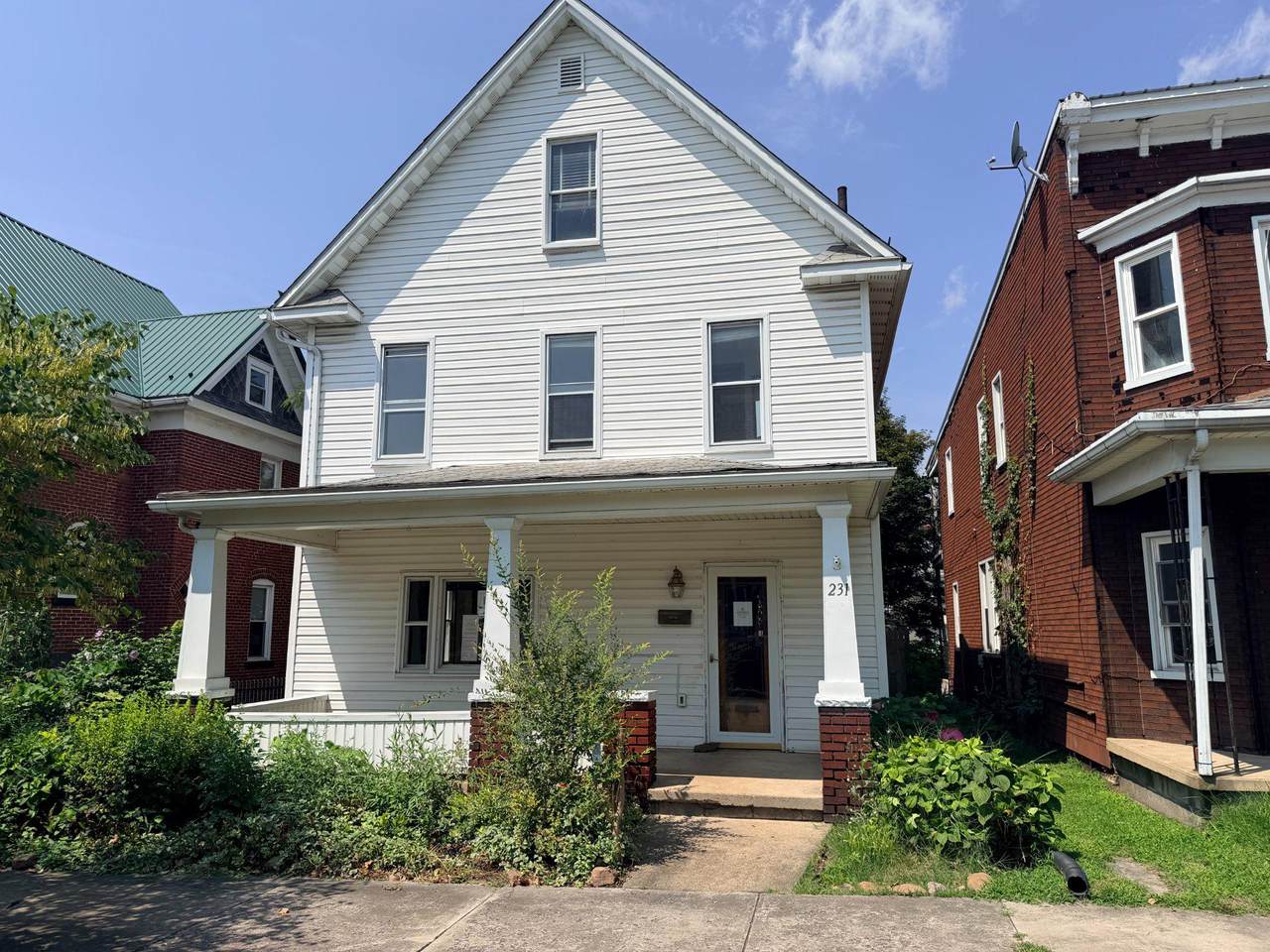 231 Race Street - Photo 1