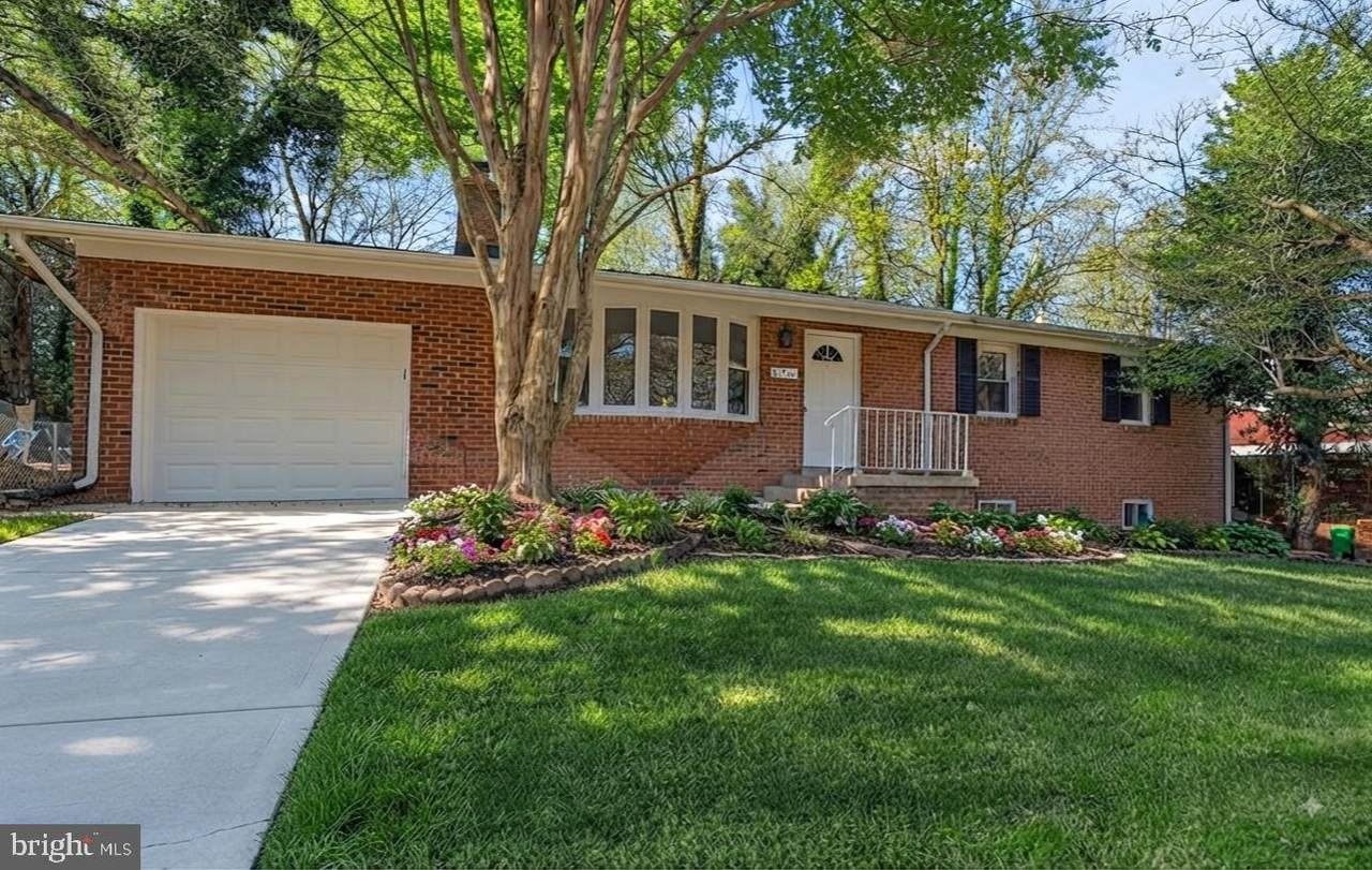 8209 Rosaryville Road - Photo 1