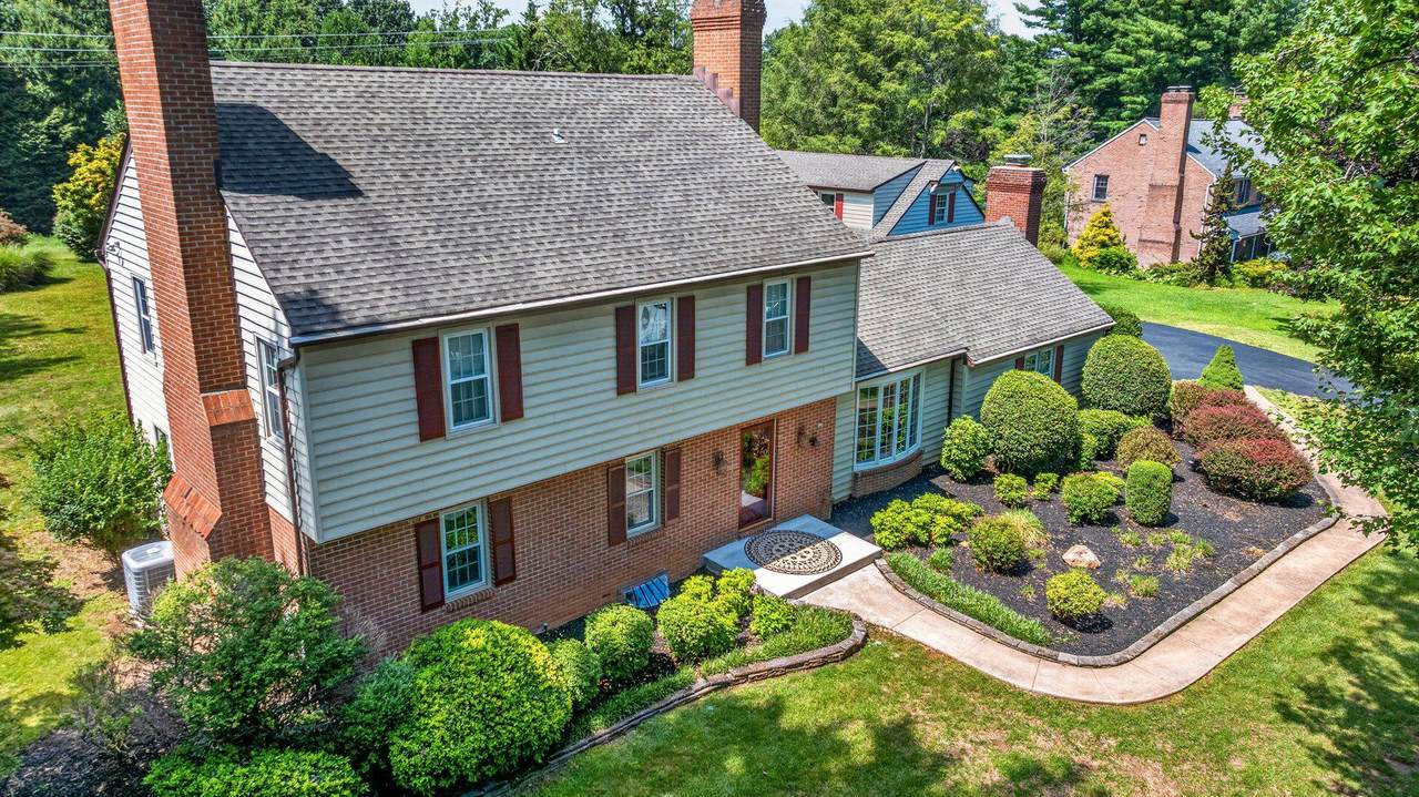 8 Tree Farm Court - Photo 1