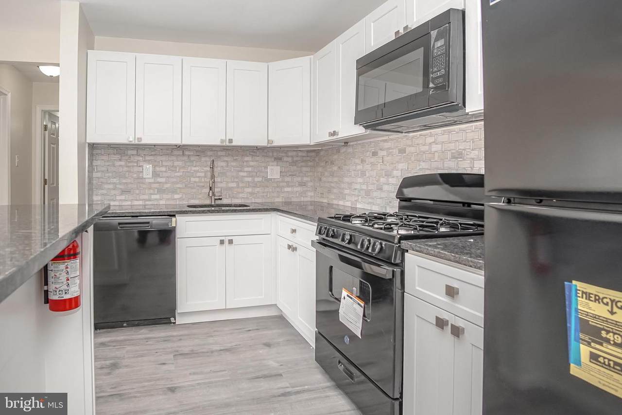 300 Broadway - Photo 1