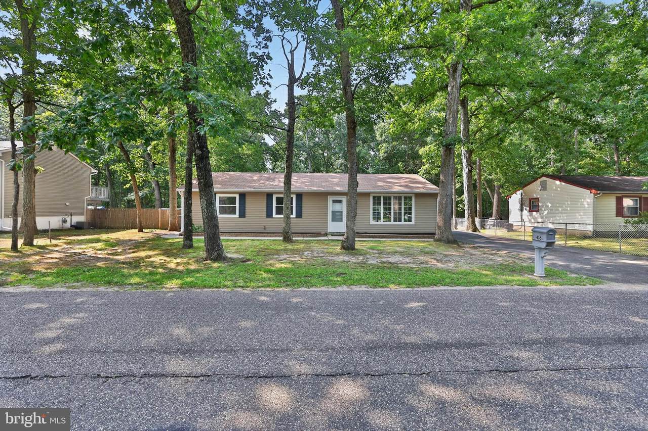 435 Pemberton Boulevard - Photo 1