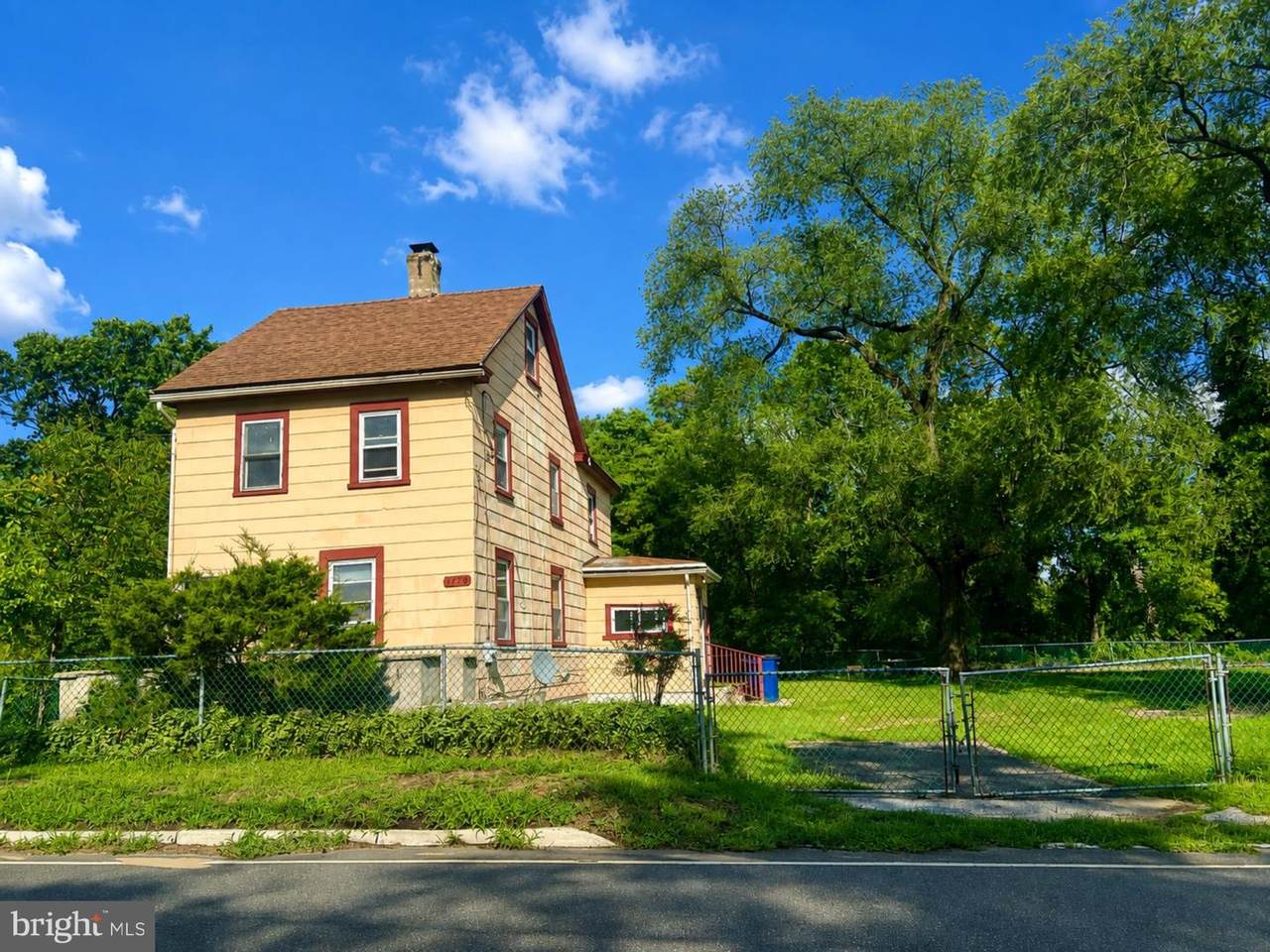 1748 Bridgeboro Road - Photo 1