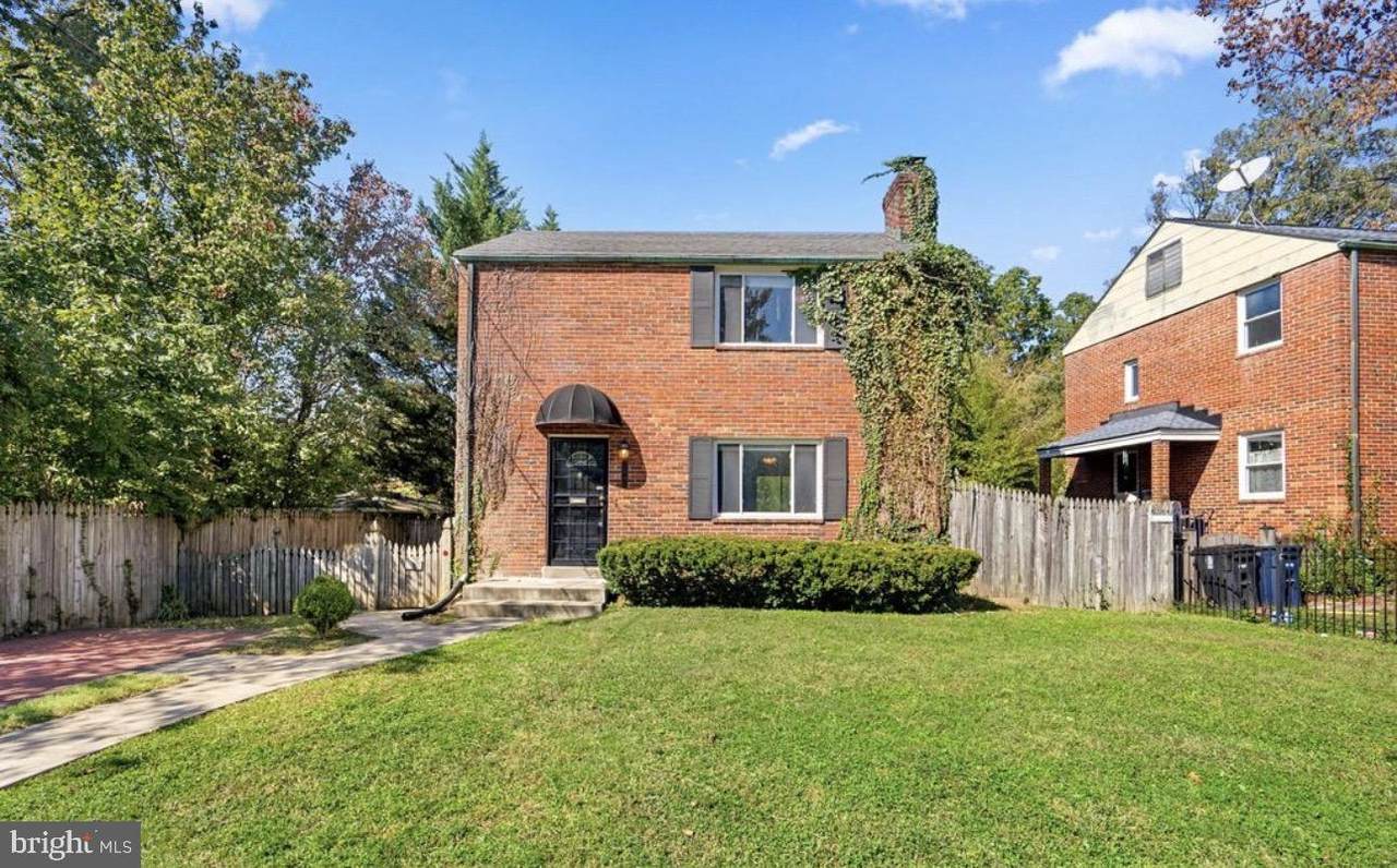 1502 Delmont Lane - Photo 1