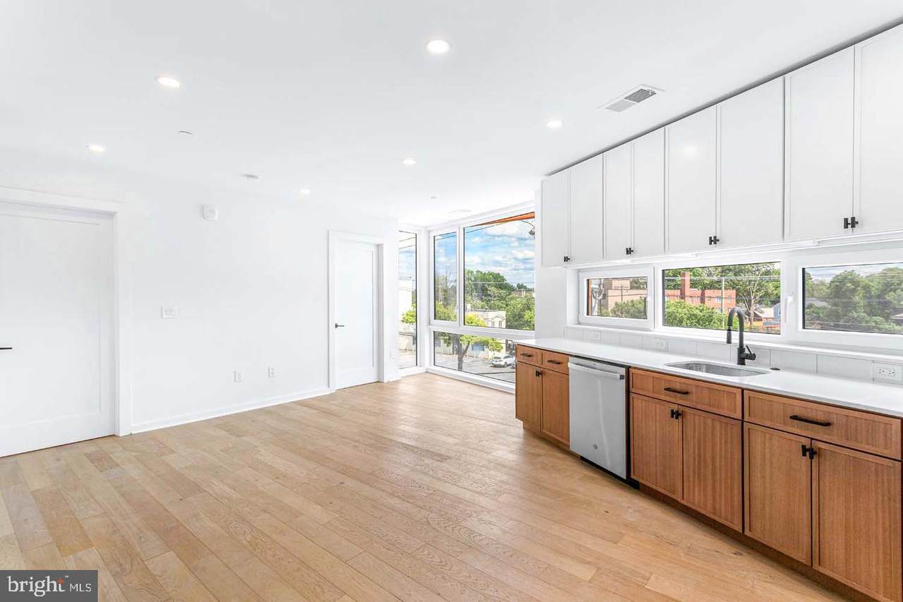 1522 Rhode Island Avenue - Photo 1